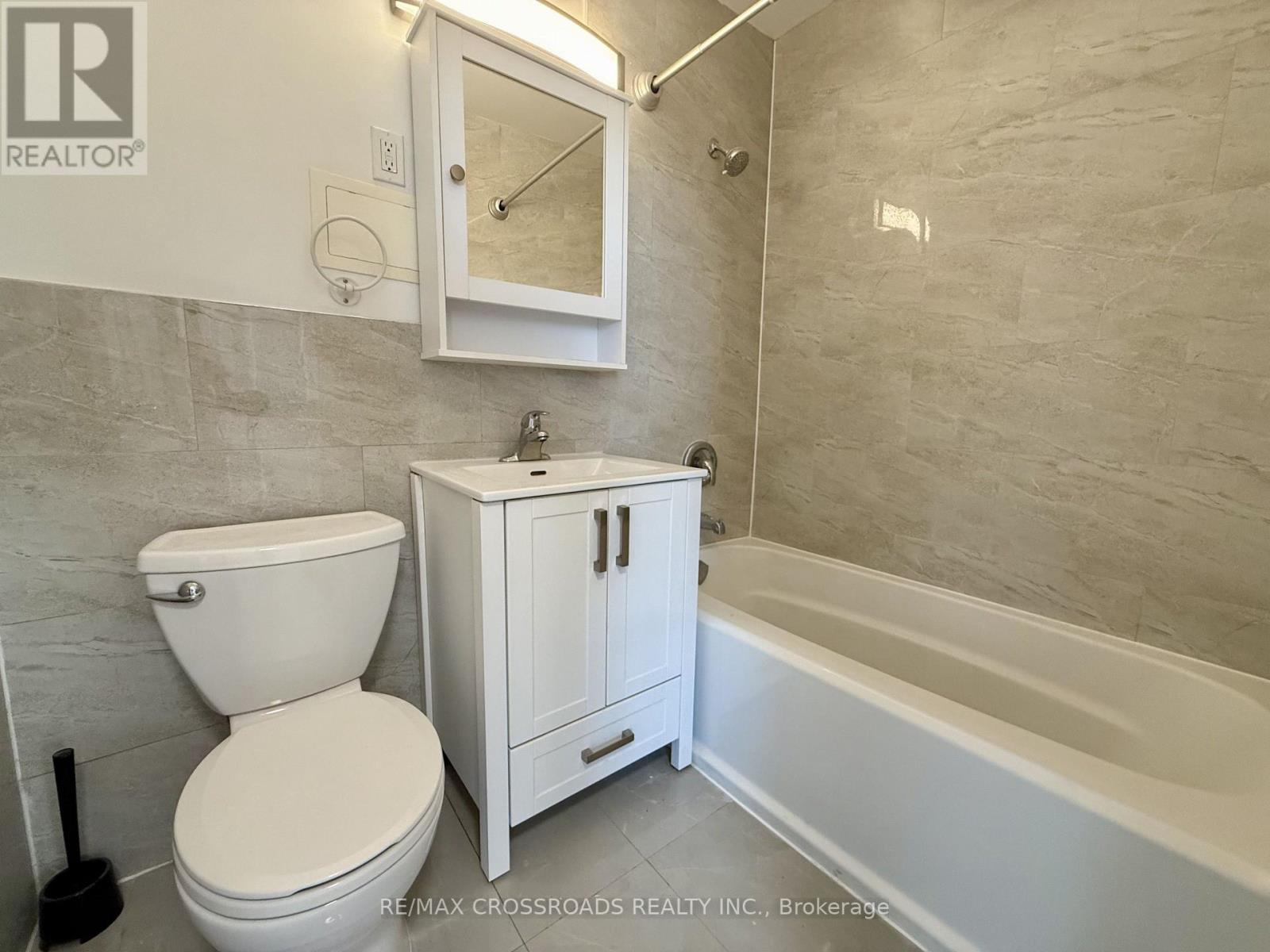 410 - 363 Lakeshore Road E, Mississauga, Ontario L5G 1H7 - Photo 9 - W13675882