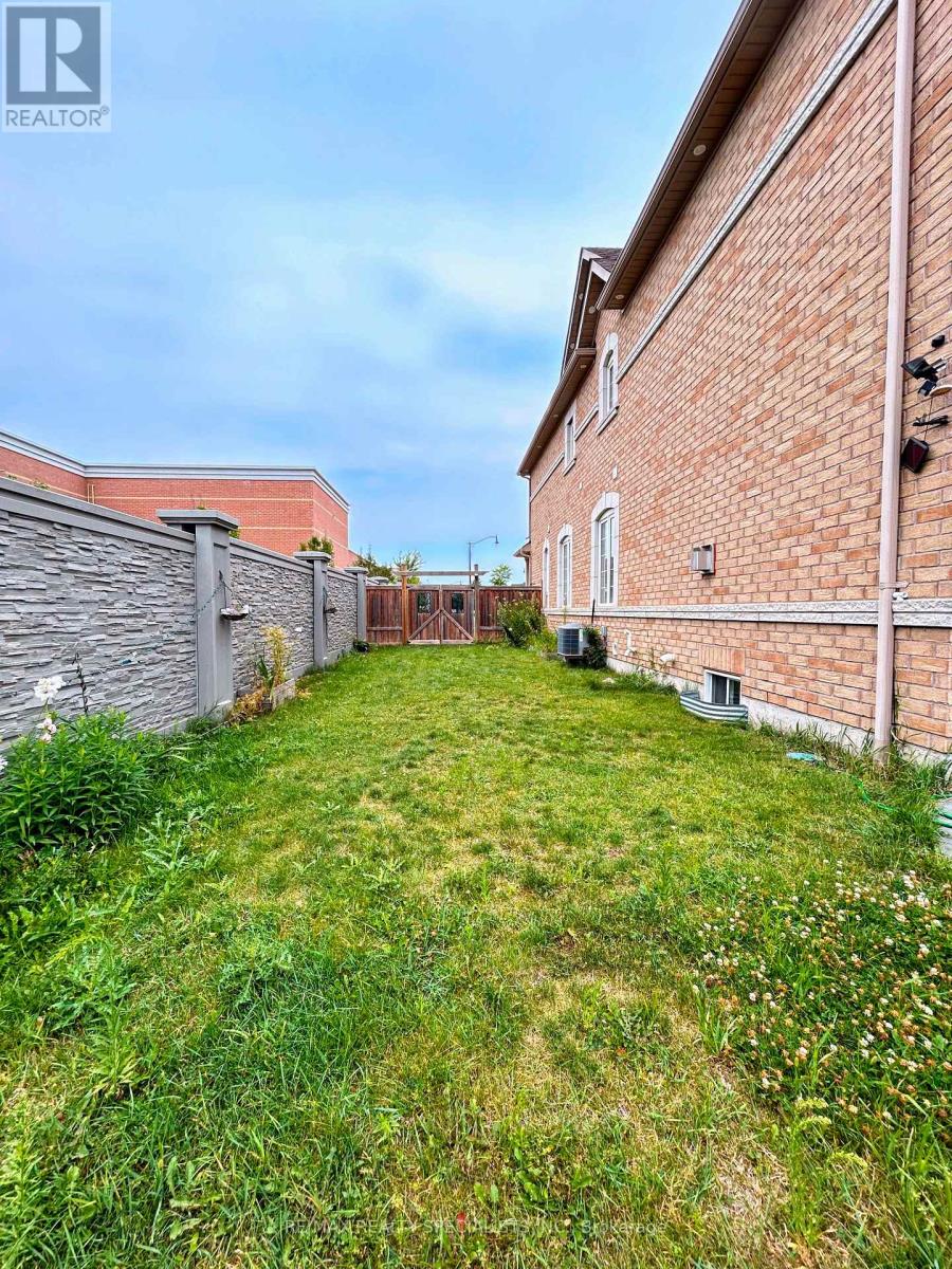 55 Dufay Road, Brampton, Ontario  L7A 4A2 - Photo 25 - W13675912