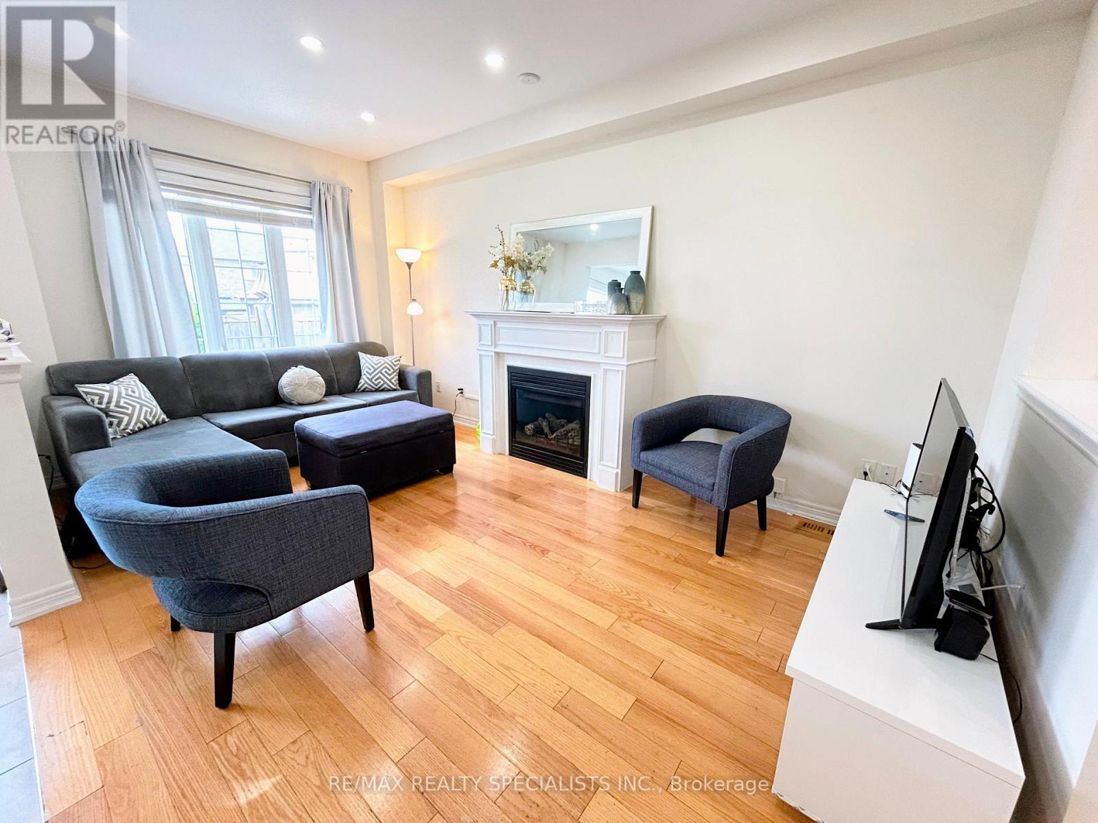 55 Dufay Road, Brampton, Ontario  L7A 4A2 - Photo 7 - W13675912