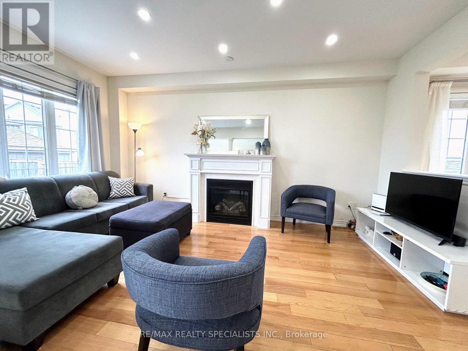55 Dufay Road, Brampton, Ontario  L7A 4A2 - Photo 8 - W13675912