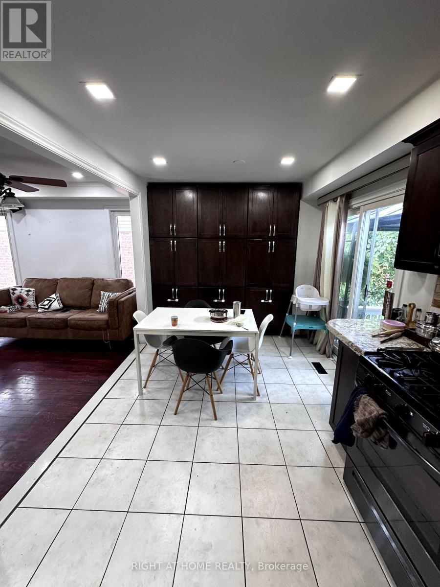 4 Sunshade Place, Brampton, Ontario  L6Z 2B8 - Photo 10 - W13675952