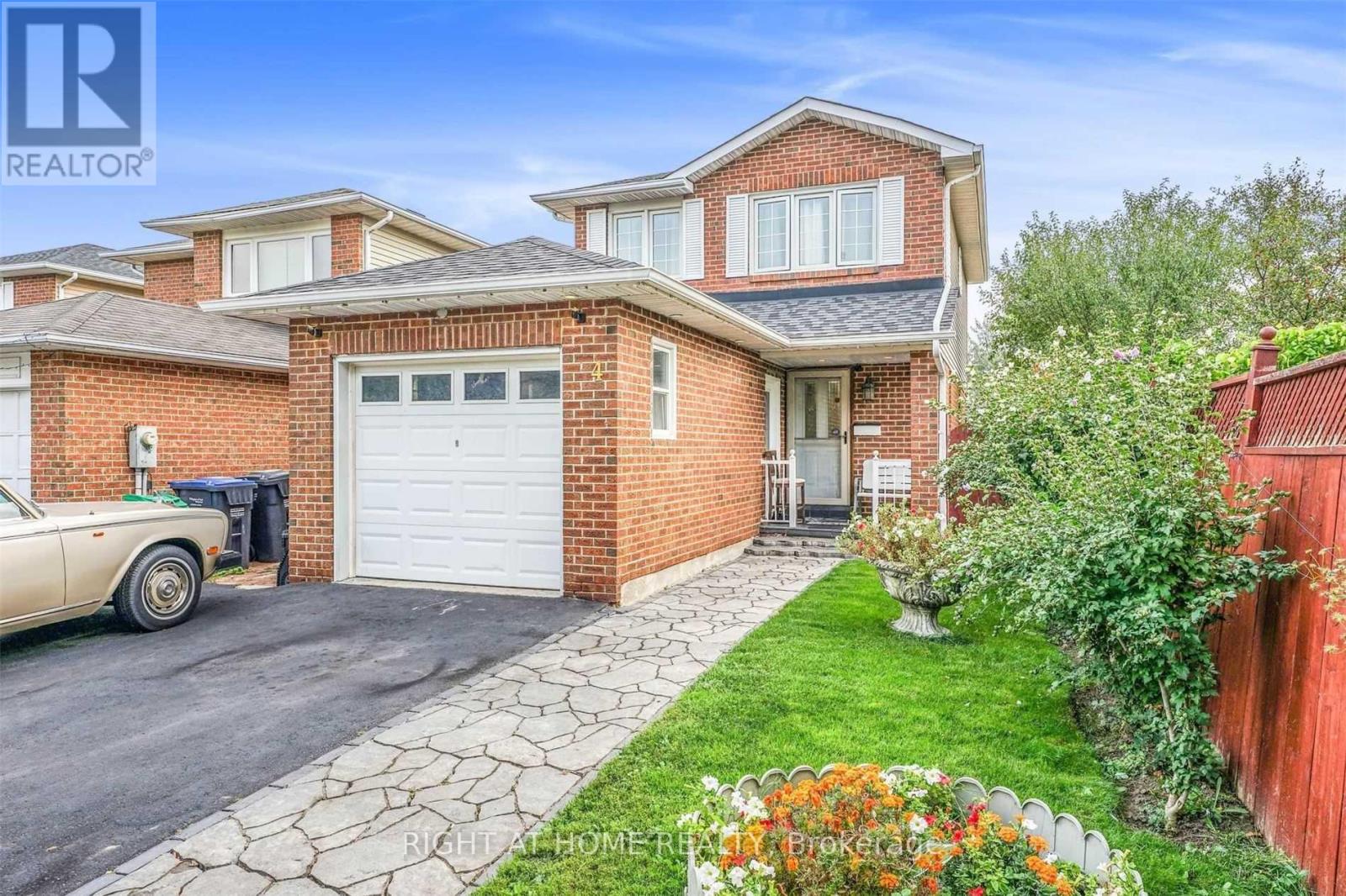 4 Sunshade Place, Brampton, Ontario  L6Z 2B8 - Photo 2 - W13675952