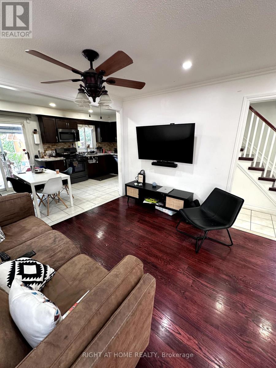 4 Sunshade Place, Brampton, Ontario  L6Z 2B8 - Photo 5 - W13675952