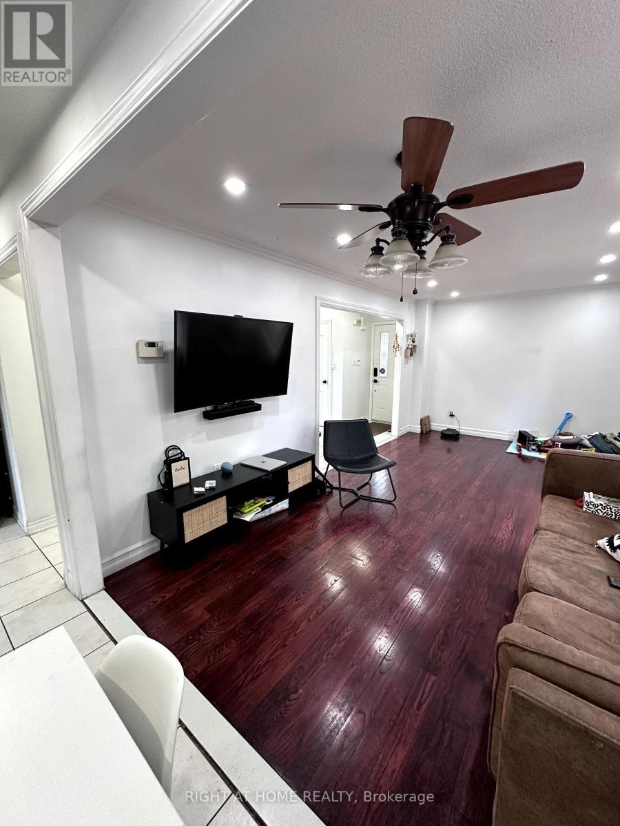 4 Sunshade Place, Brampton, Ontario  L6Z 2B8 - Photo 9 - W13675952