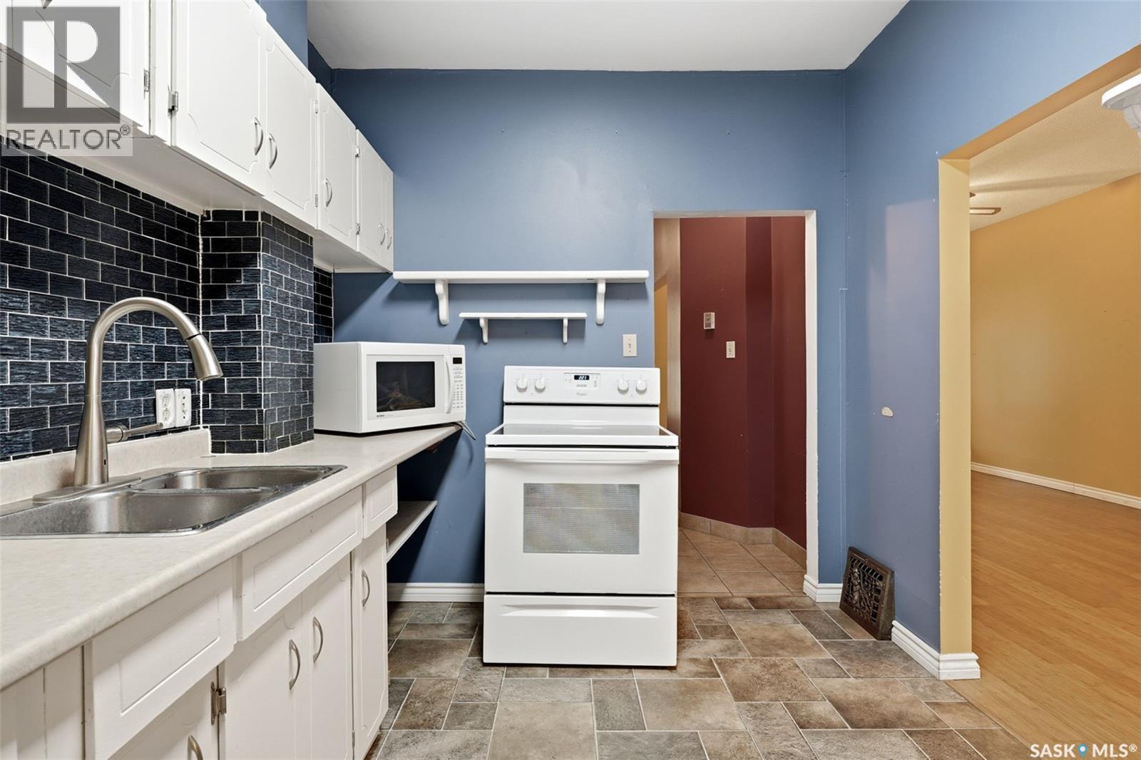 2242 Angus Street, Regina, Saskatchewan  S4T 2A2 - Photo 11 - SK045555