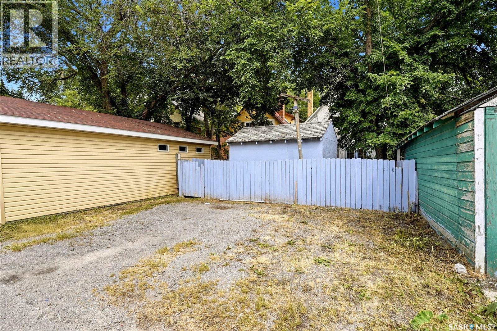 2242 Angus Street, Regina, Saskatchewan  S4T 2A2 - Photo 37 - SK045555