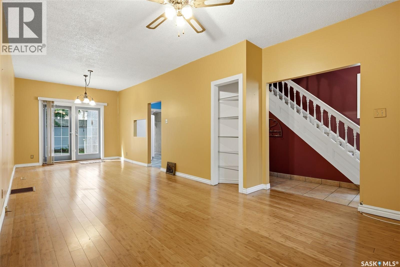 2242 Angus Street, Regina, Saskatchewan  S4T 2A2 - Photo 7 - SK045555