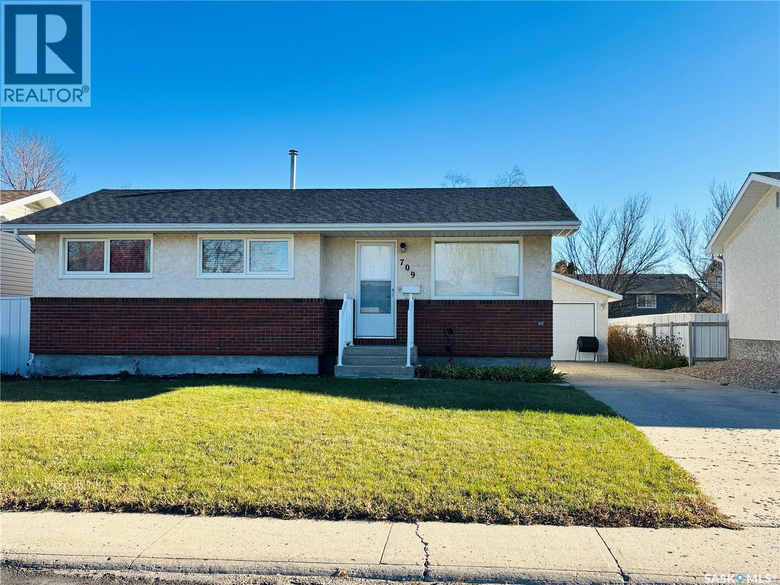 709 Arthur AVENUE, Estevan, Saskatchewan