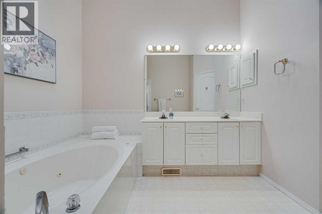 58 Evergreen Bay Sw, Calgary, Alberta  T2Y 3E9 - Photo 16 - A2328054