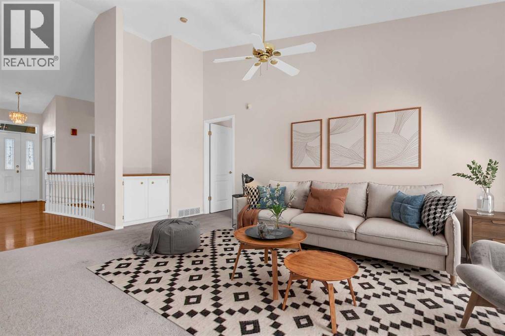58 Evergreen Bay Sw, Calgary, Alberta  T2Y 3E9 - Photo 4 - A2328054
