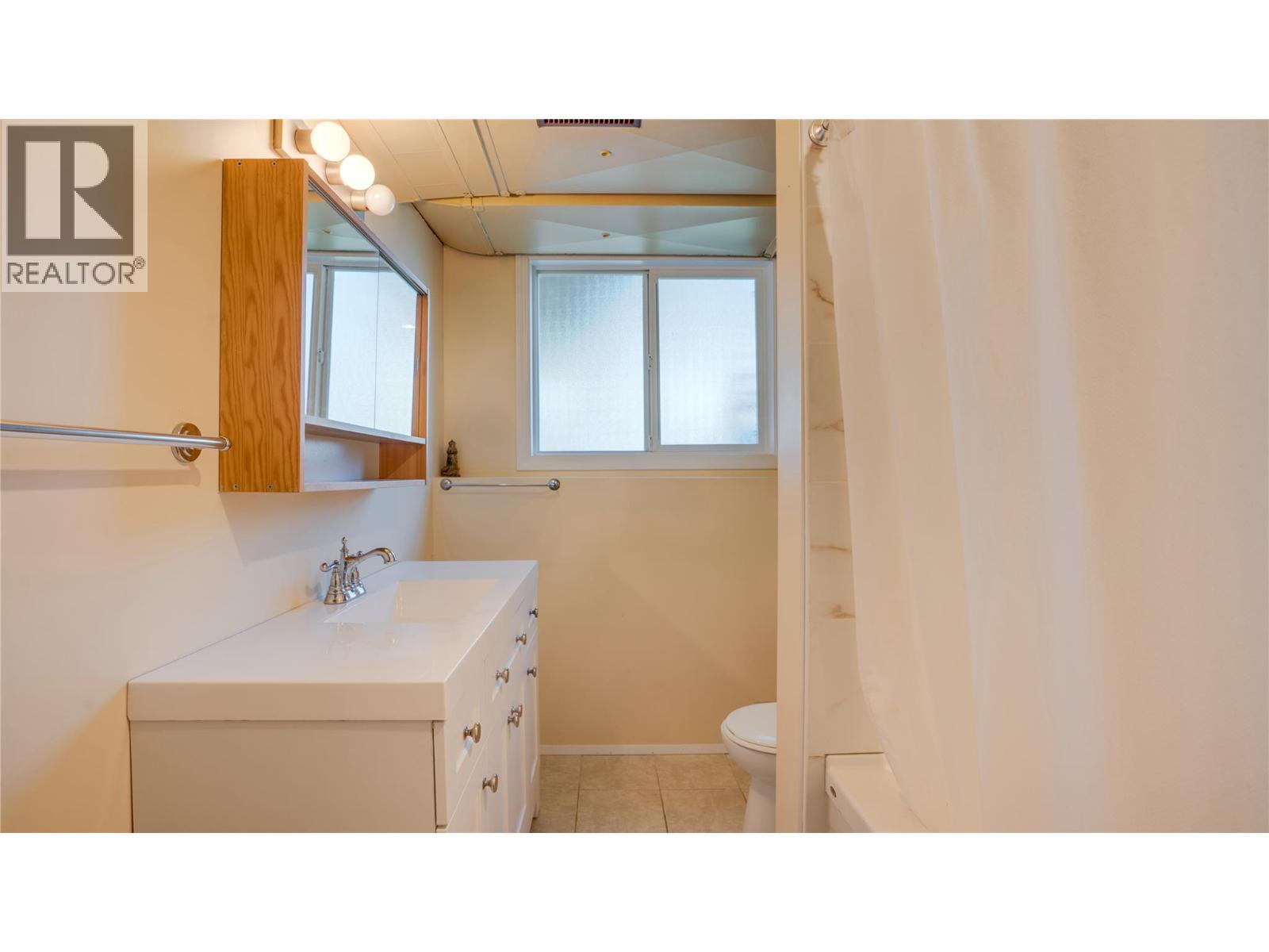 700 Bass Avenue, Enderby, British Columbia  V4Y 4B4 - Photo 39 - 10394922