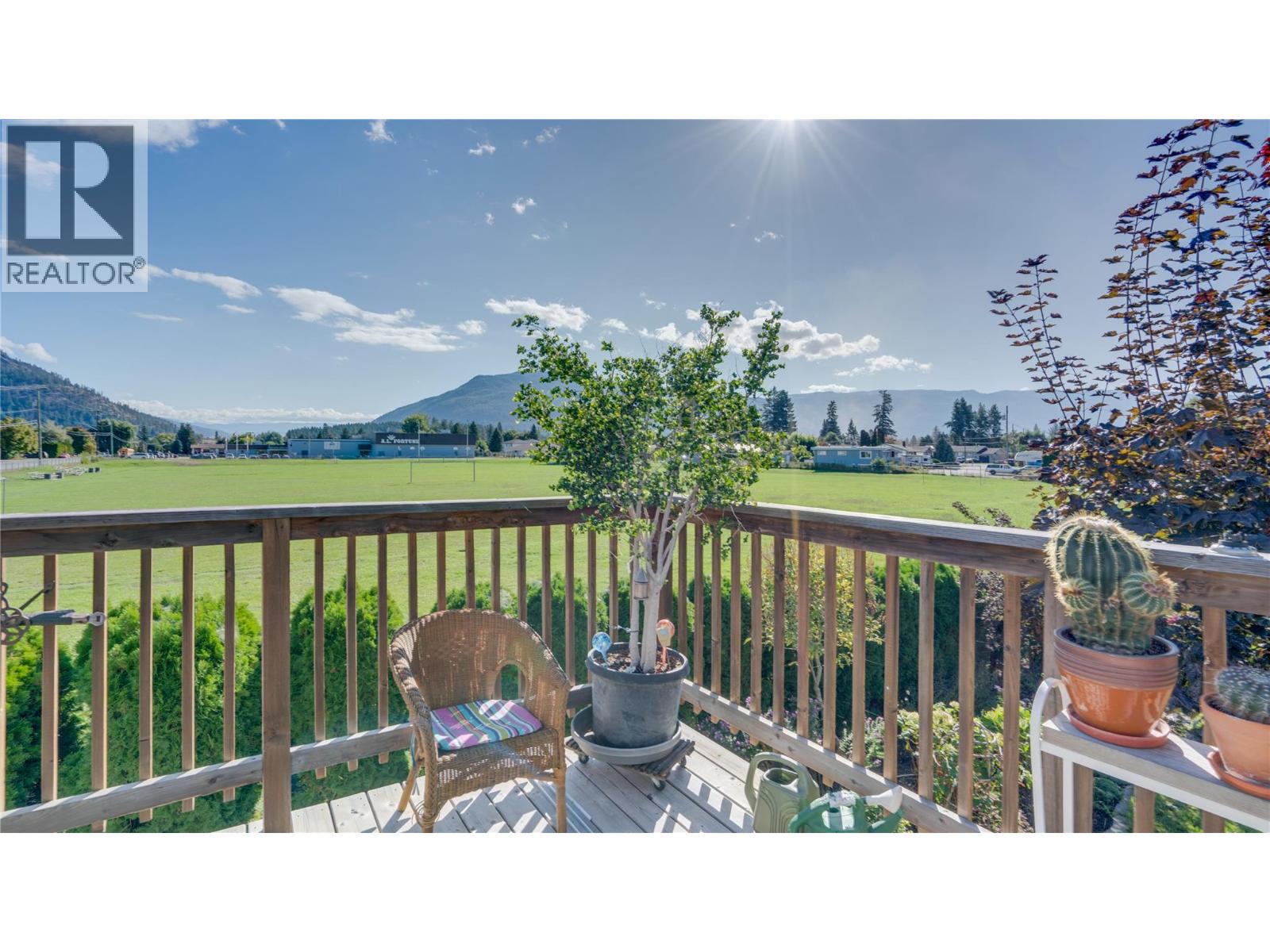 700 Bass Avenue, Enderby, British Columbia  V4Y 4B4 - Photo 5 - 10394922