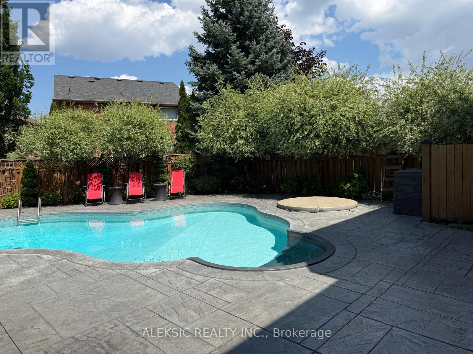 33 Hillpath Crescent, Brampton, Ontario  L6Z 4T7 - Photo 6 - W13646328