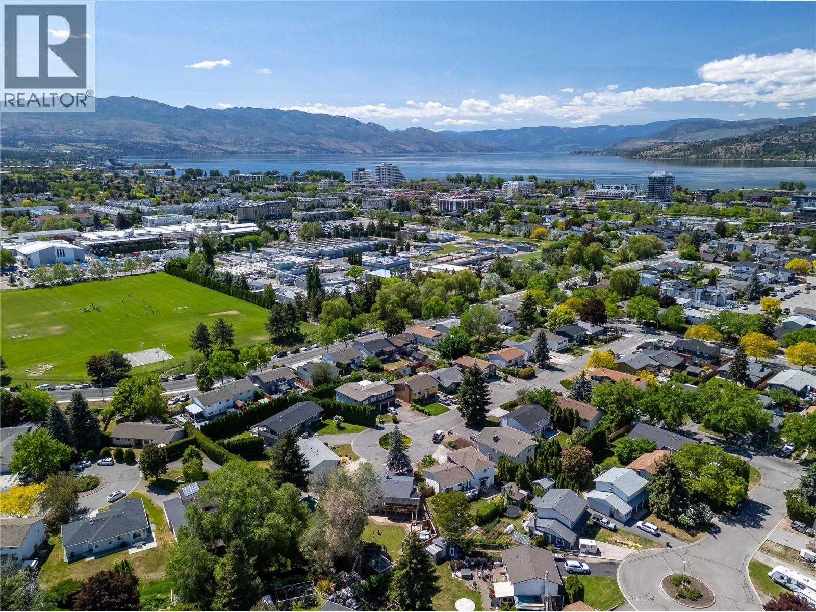 992 Grenfell Court, Kelowna, British Columbia  V1Y 8C5 - Photo 4 - 10386422