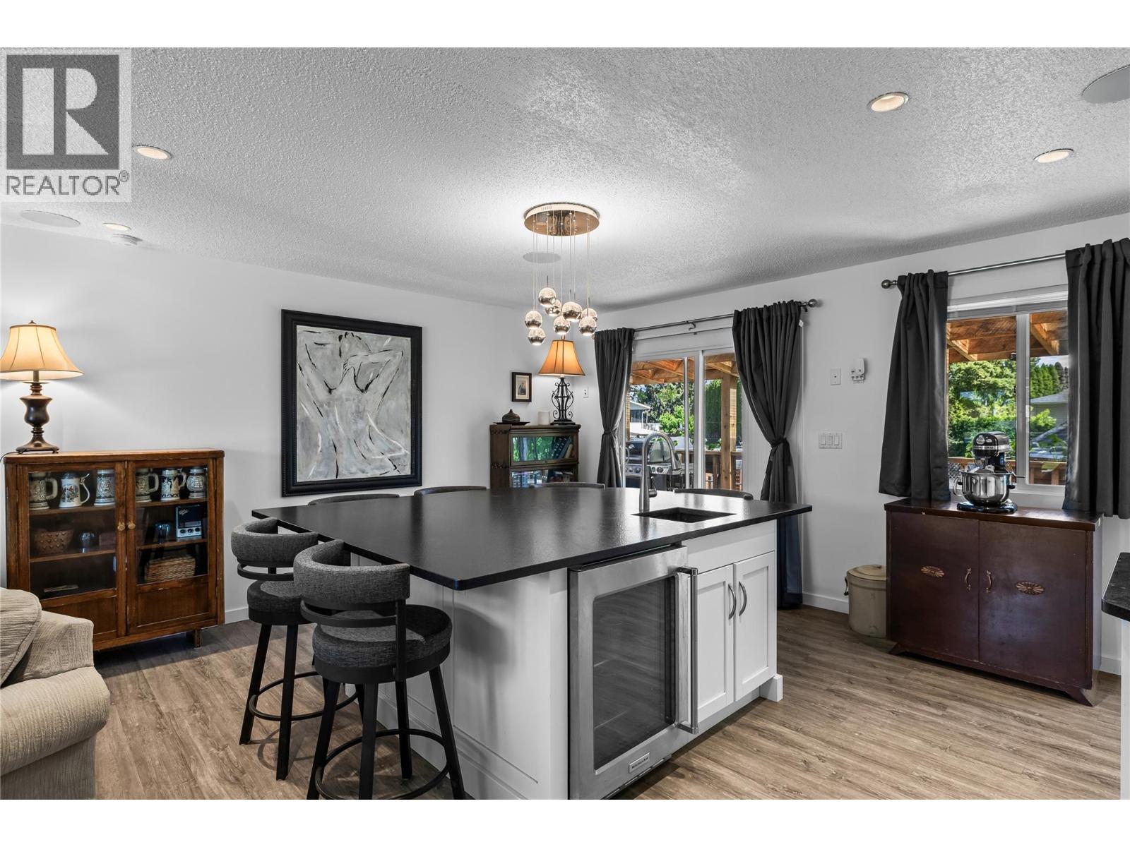 992 Grenfell Court, Kelowna, British Columbia  V1Y 8C5 - Photo 8 - 10386422