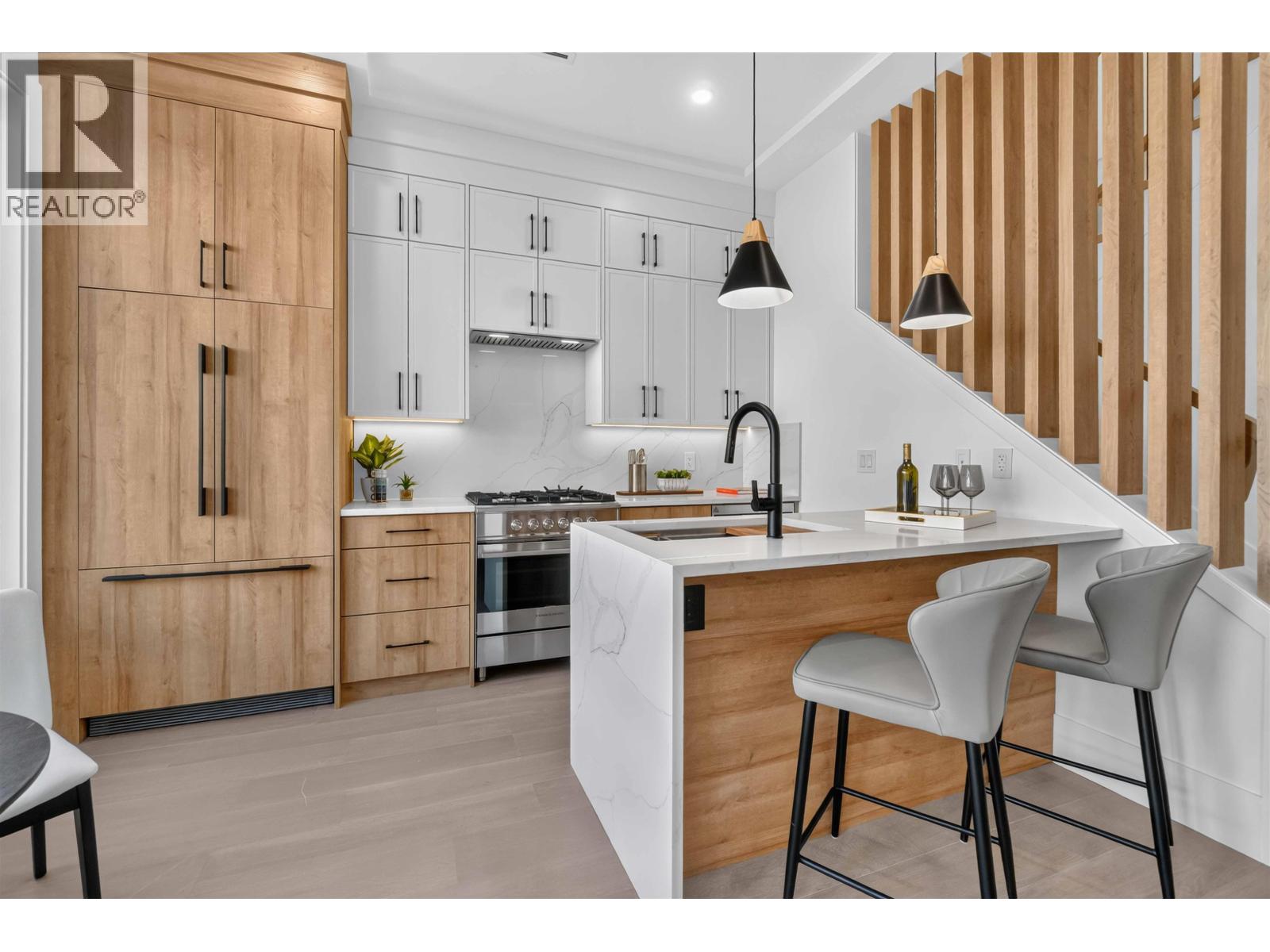 2 3271 E Georgia Street, Vancouver, British Columbia V5K 2L2 - Photo 3 - R3155089