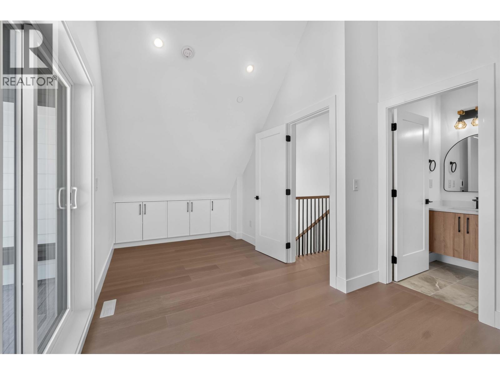 2 3271 E Georgia Street, Vancouver, British Columbia V5K 2L2 - Photo 25 - R3155089