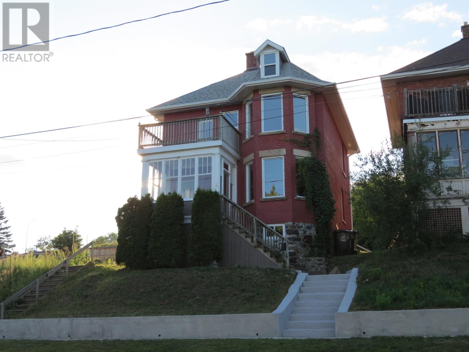 4 Crown St, Thunder Bay, Ontario  P7B 3J6 - Photo 2 - TB2602334