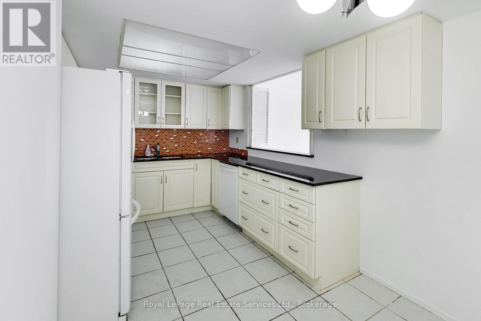 611 - 5 Weldrick Road W, Richmond Hill, Ontario  L4C 8S9 - Photo 11 - N13675896
