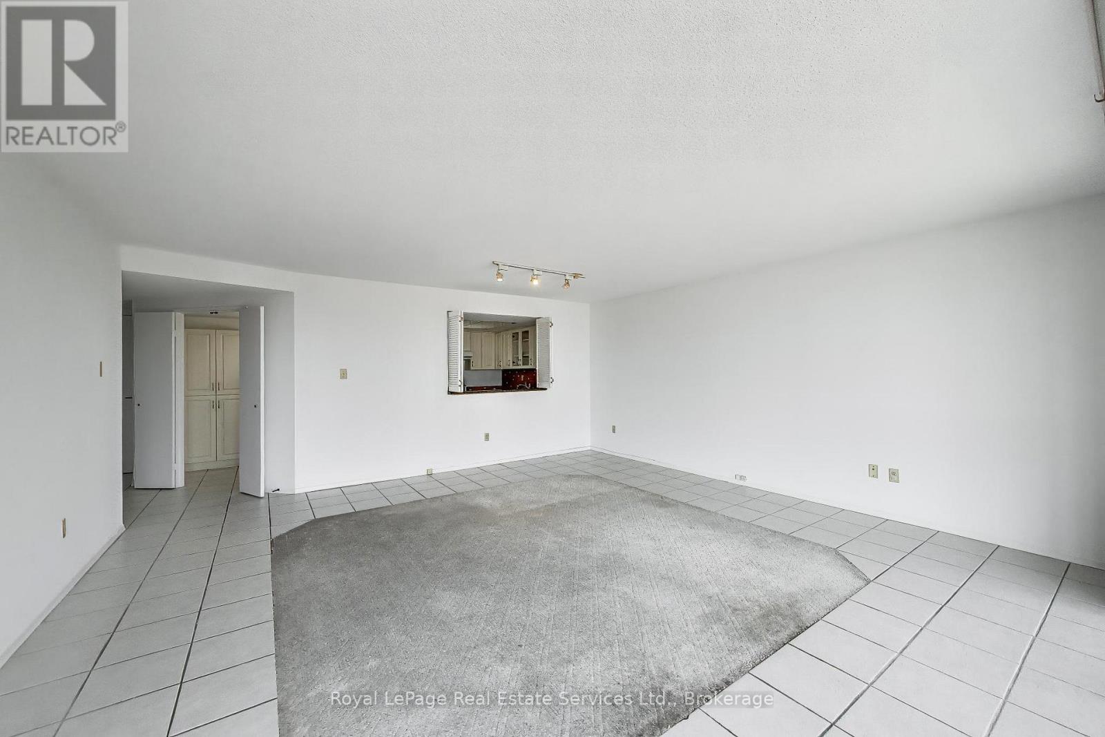 611 - 5 Weldrick Road W, Richmond Hill, Ontario  L4C 8S9 - Photo 5 - N13675896