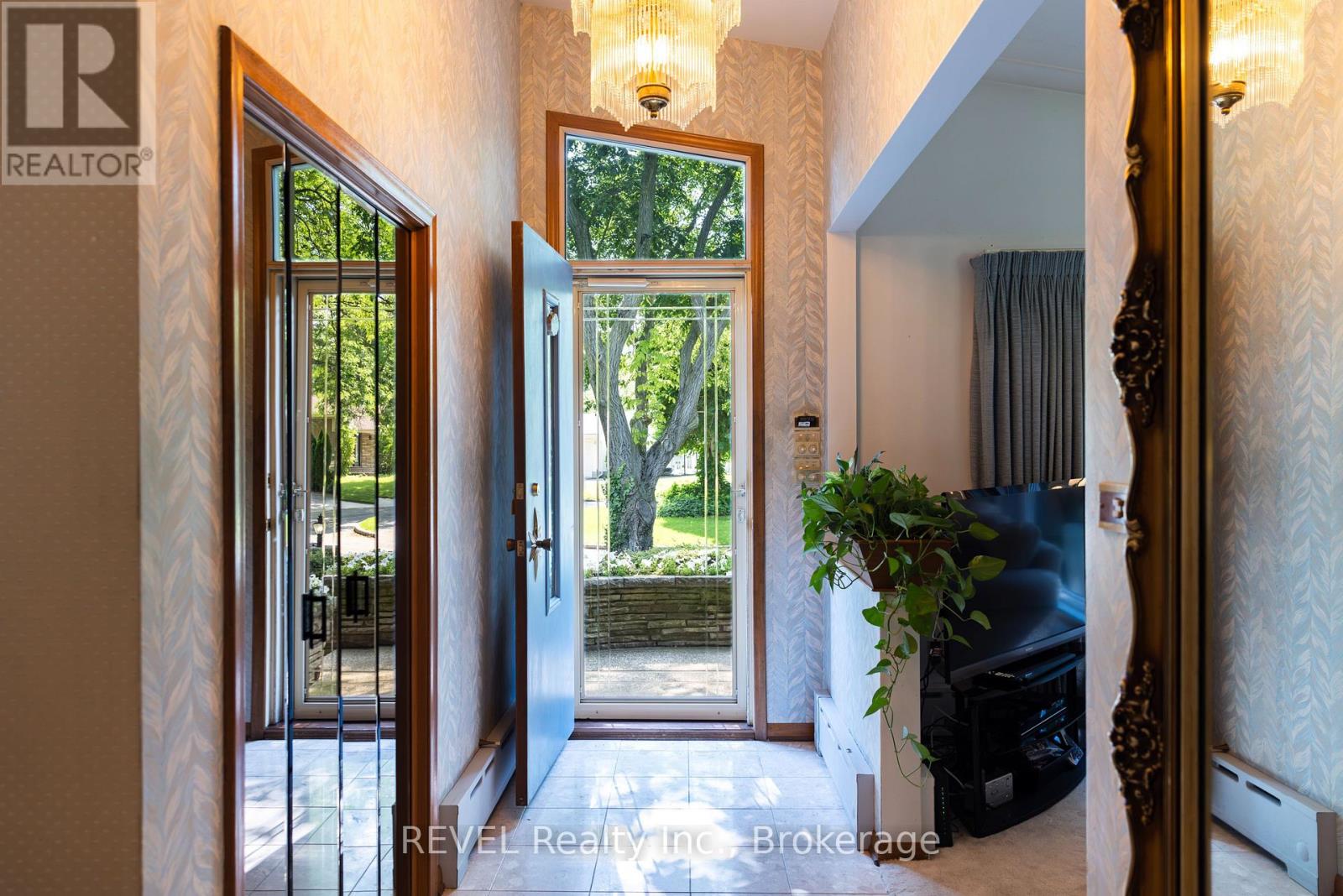 7 Glenayr Place, St. Catharines, Ontario  L2T 2A2 - Photo 10 - X13676204