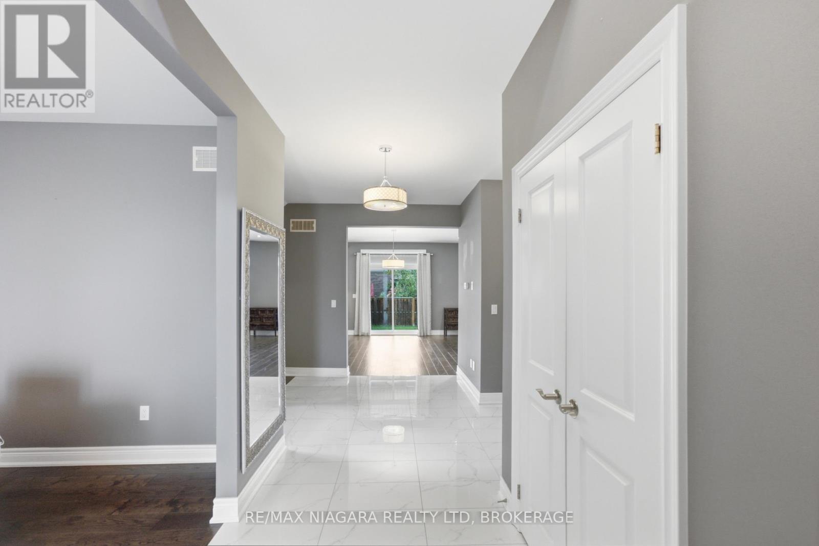 9305 Eagle Ridge Drive, Niagara Falls (Forestview), Ontario  L2H 0G4 - Photo 3 - X13676292