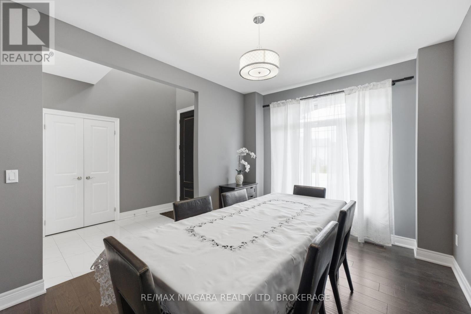 9305 Eagle Ridge Drive, Niagara Falls (Forestview), Ontario  L2H 0G4 - Photo 4 - X13676292
