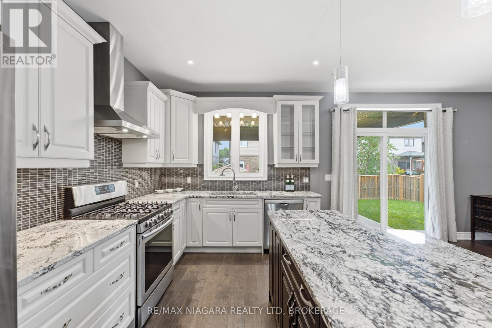 9305 Eagle Ridge Drive, Niagara Falls (Forestview), Ontario  L2H 0G4 - Photo 6 - X13676292
