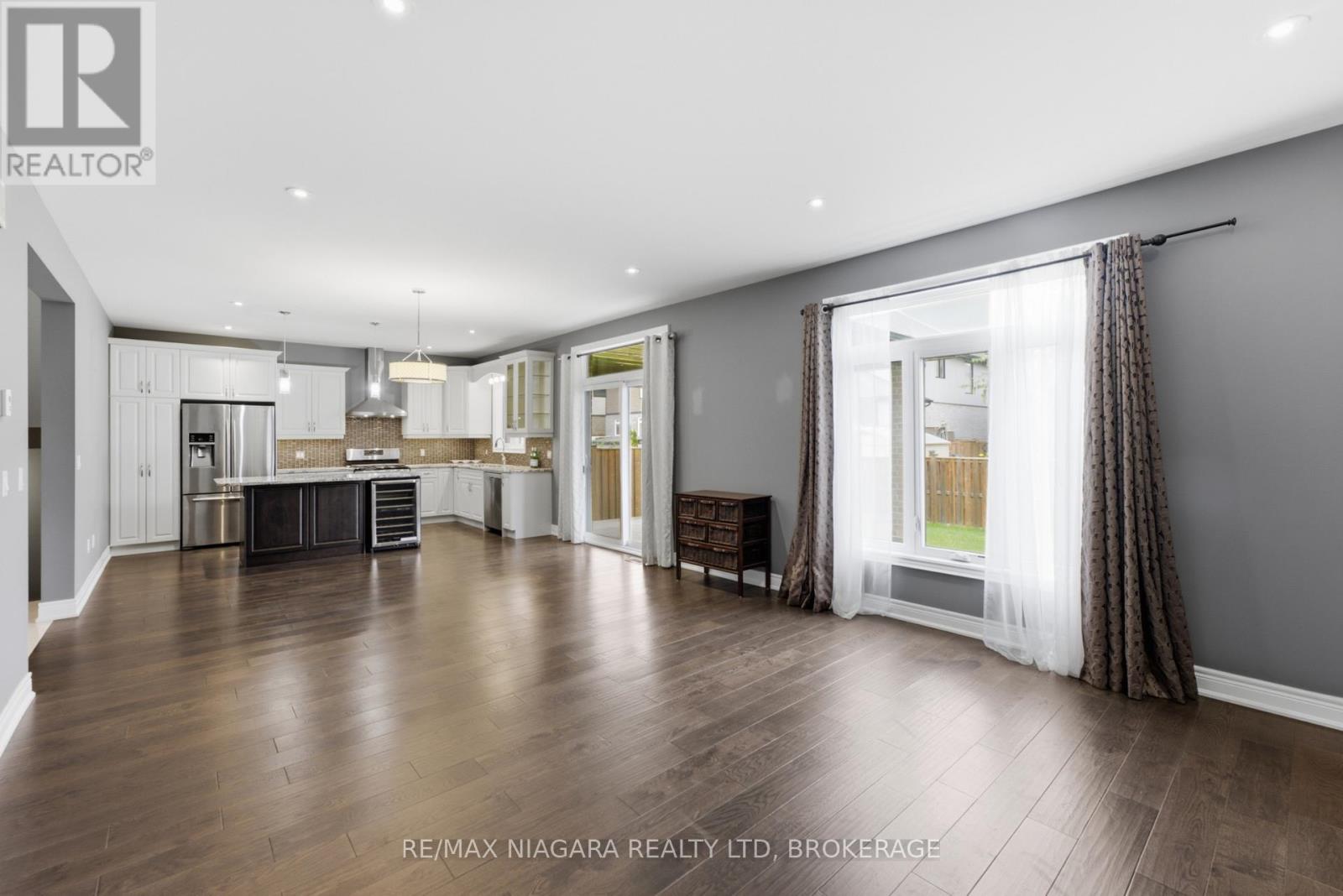 9305 Eagle Ridge Drive, Niagara Falls (Forestview), Ontario  L2H 0G4 - Photo 9 - X13676292