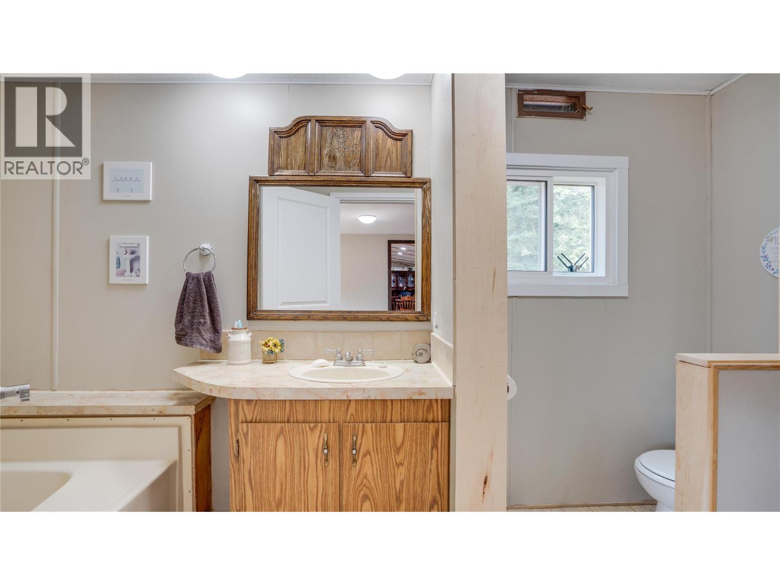 2996 Brockman Road, Salmon Arm, British Columbia  V1E 3K5 - Photo 29 - 10397533