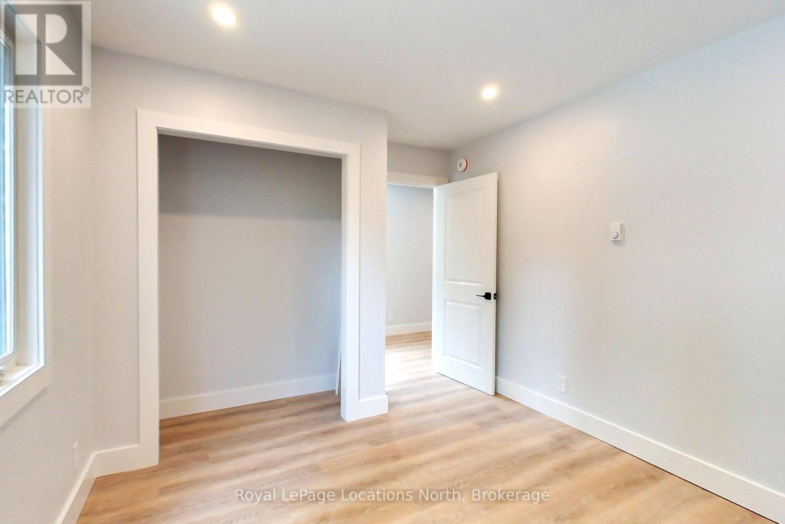 245 Jane Street, Clearview, Ontario  L0M 1S0 - Photo 43 - S13532262