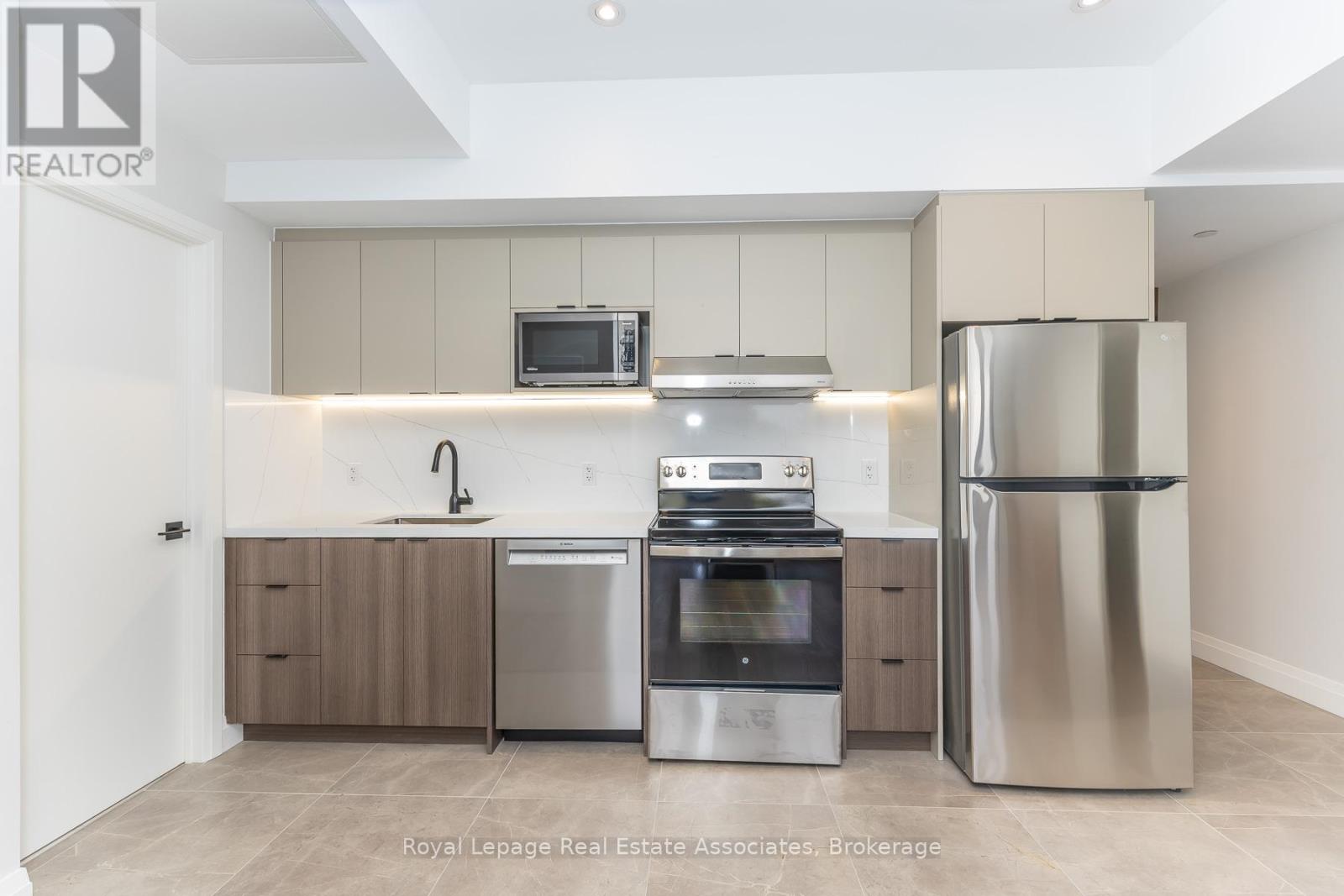 401 - 1000 Bathurst Street, Toronto, Ontario  M5R 3G7 - Photo 11 - C13081894