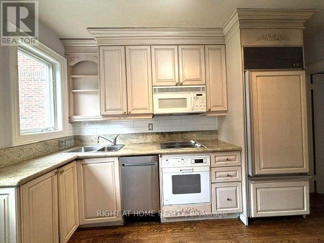 77 St Germain Avenue, Toronto, Ontario M5M 1V9 - Photo 11 - C13547390