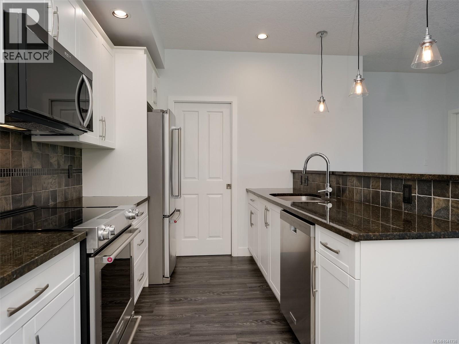 402 623 Treanor Ave, Langford, British Columbia  V9B 0B1 - Photo 8 - 1041738
