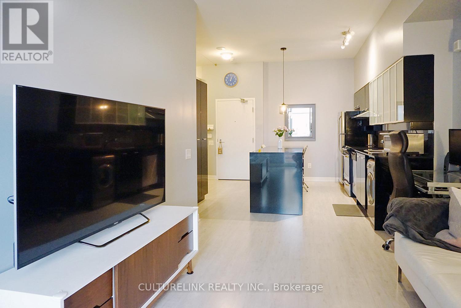 Th11 - 33 Singer Court, Toronto, Ontario  M2K 0B4 - Photo 3 - C13676076