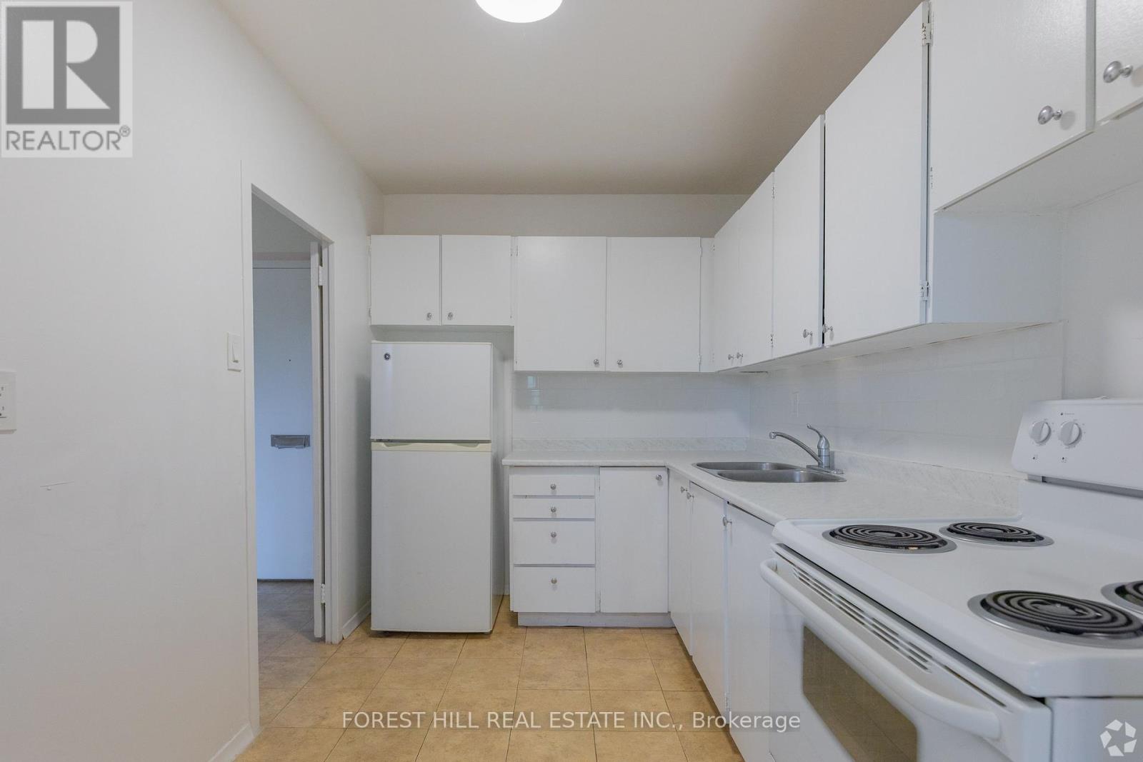 301 - 32 CLAYLAND DRIVE Toronto (Parkwoods-Donalda), ON M3A 2A5