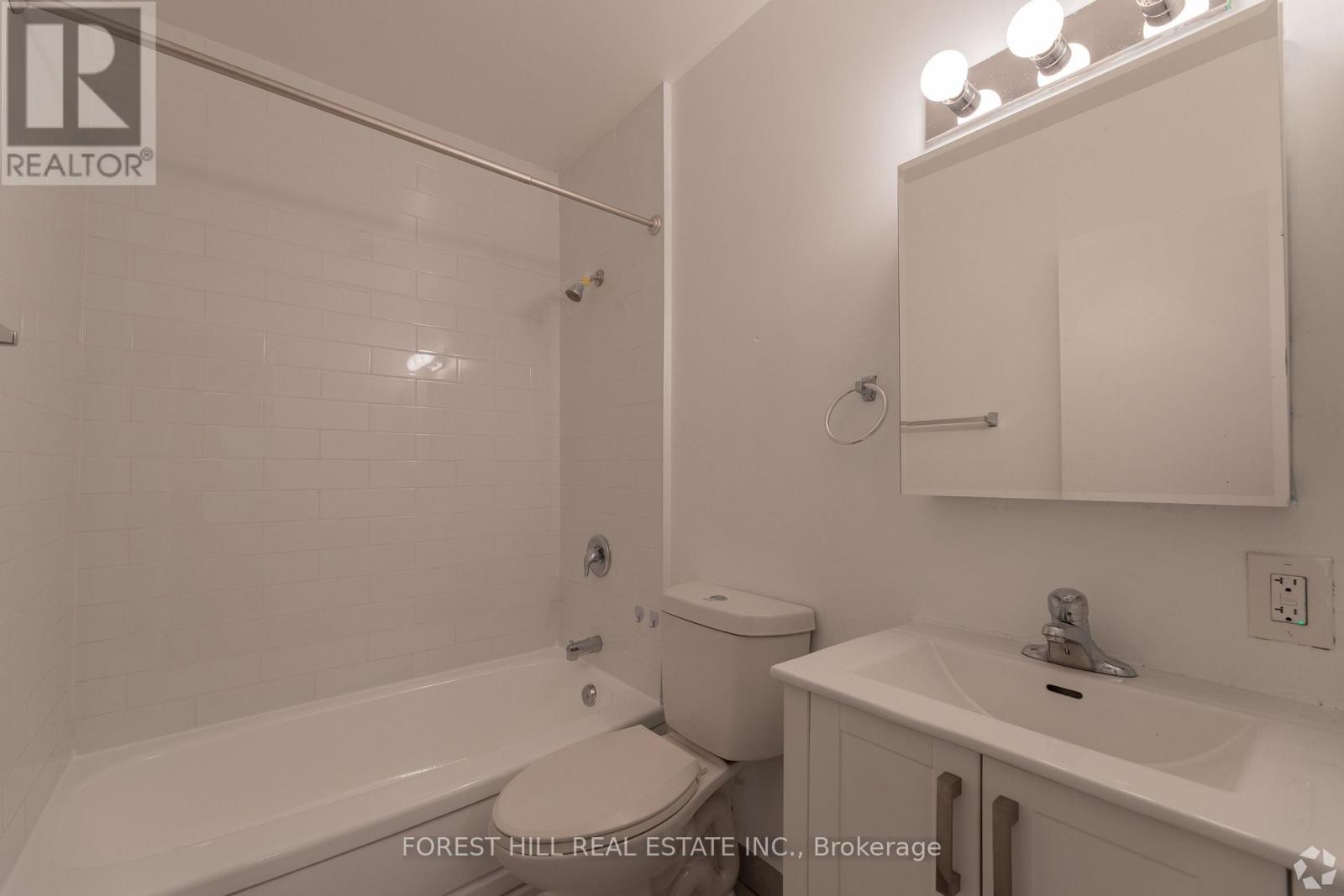 301 - 32 CLAYLAND DRIVE Toronto (Parkwoods-Donalda), ON M3A 2A5