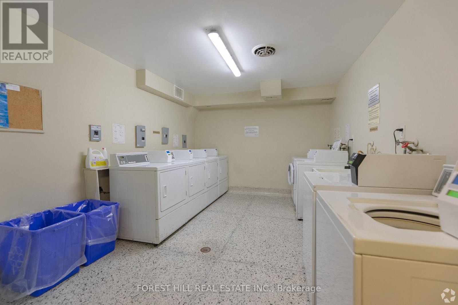 301 - 32 CLAYLAND DRIVE Toronto (Parkwoods-Donalda), ON M3A 2A5