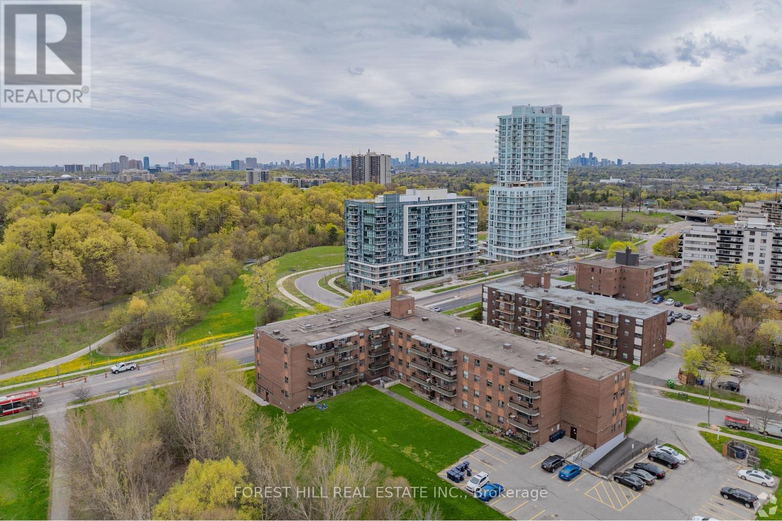 301 - 32 CLAYLAND DRIVE Toronto (Parkwoods-Donalda), ON M3A 2A5
