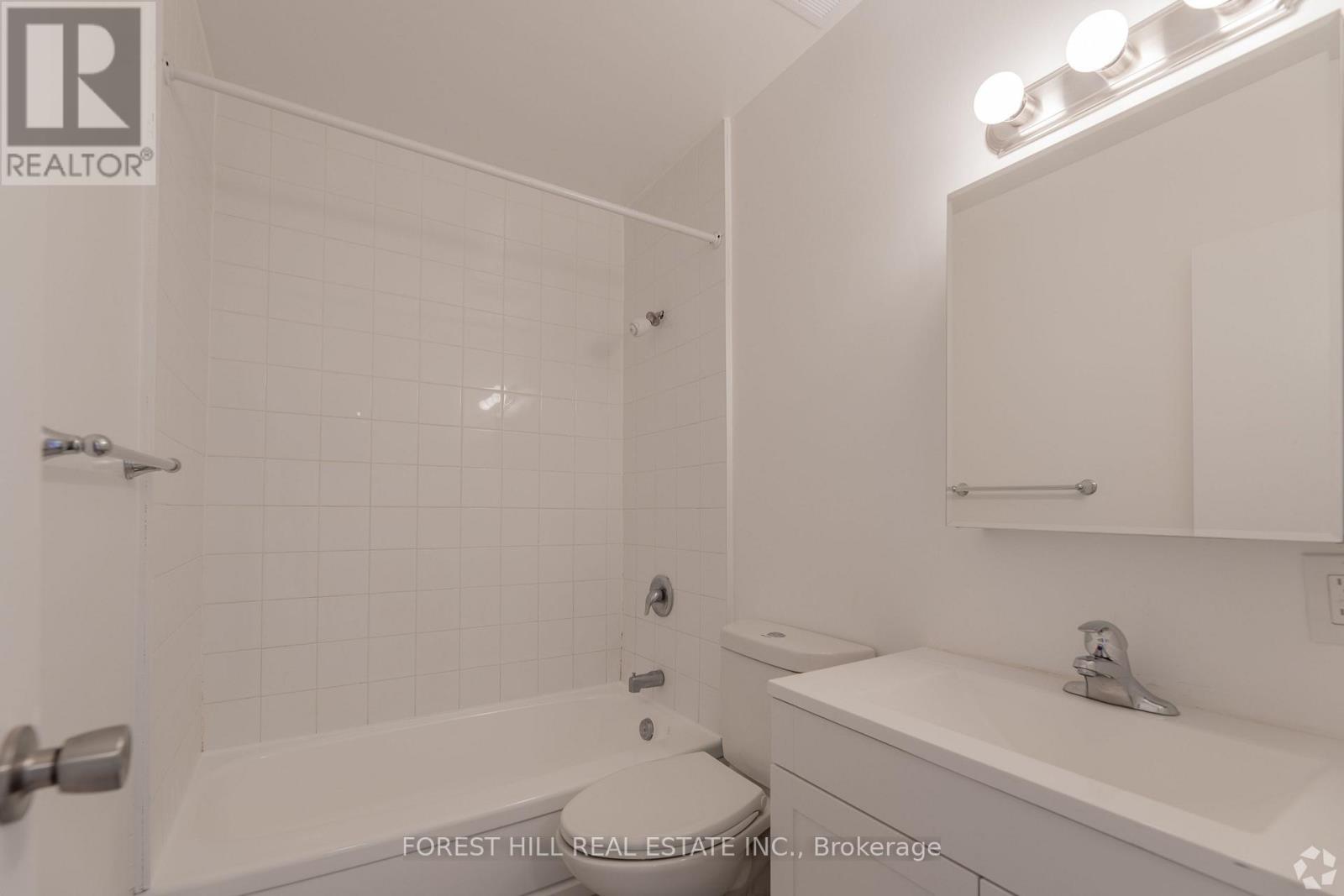301 - 32 CLAYLAND DRIVE Toronto (Parkwoods-Donalda), ON M3A 2A5