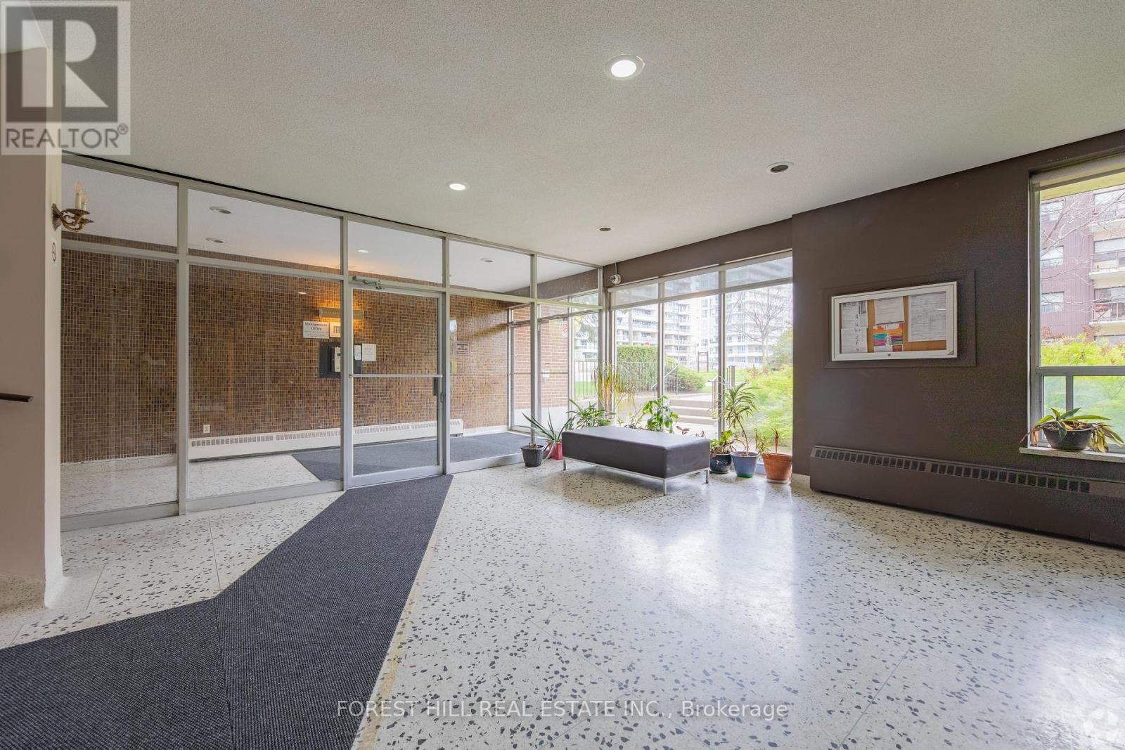 512 - 32 CLAYLAND DRIVE Toronto (Parkwoods-Donalda), ON M3A 2A5