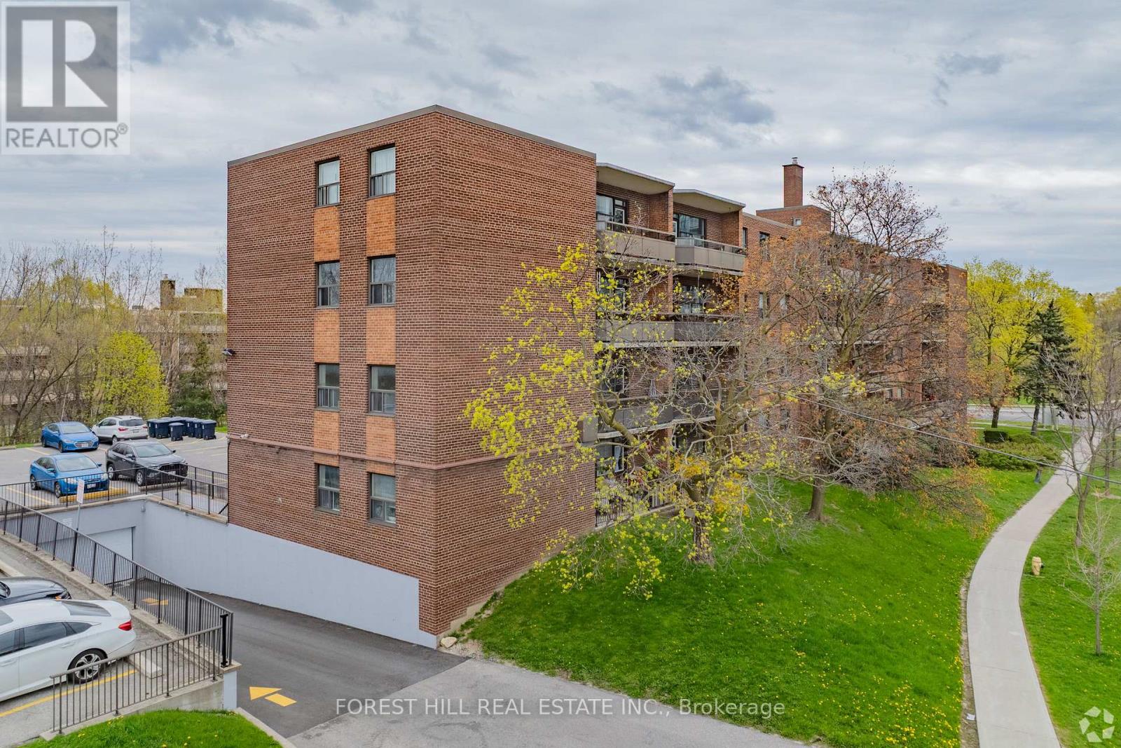 512 - 32 CLAYLAND DRIVE