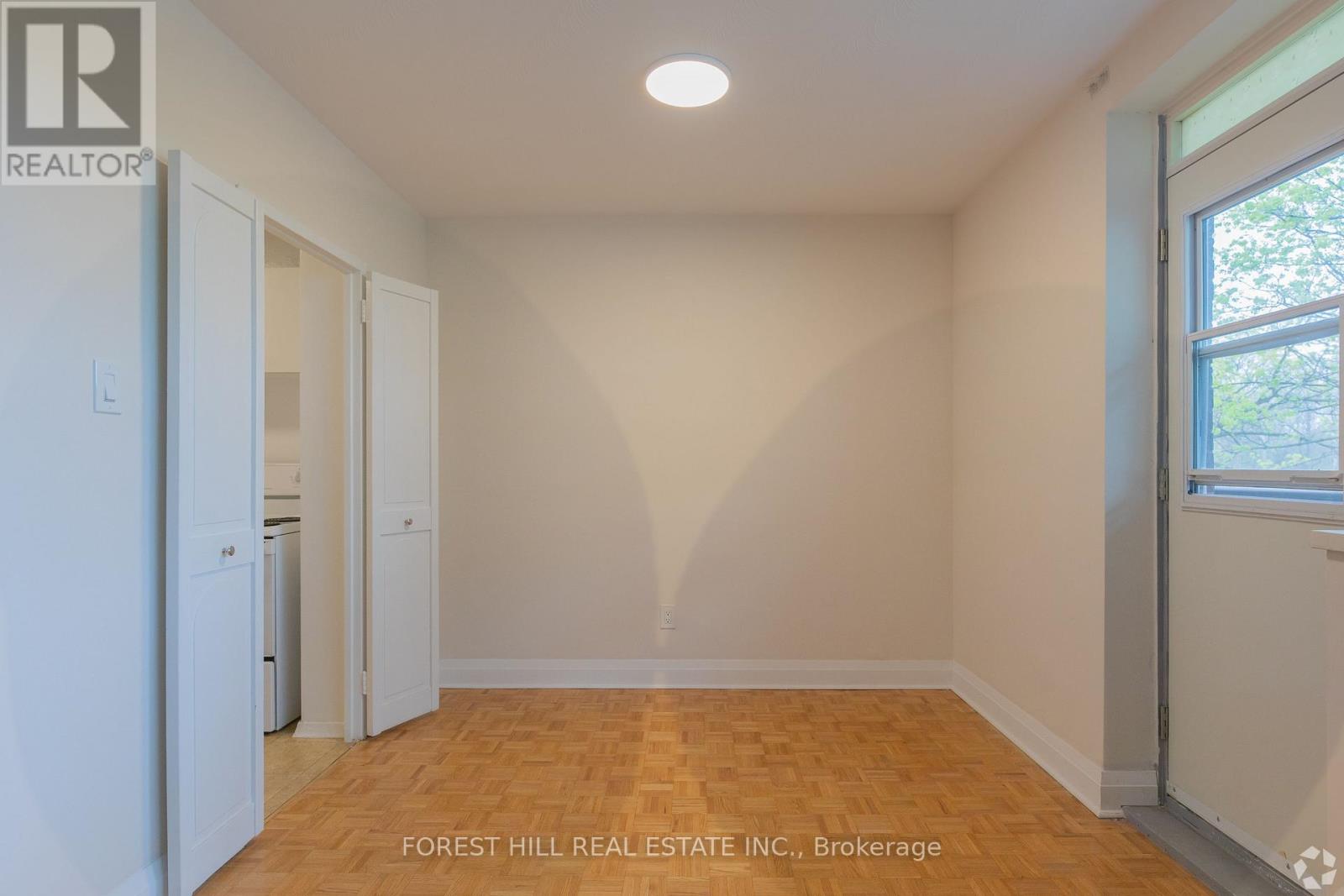 512 - 32 CLAYLAND DRIVE