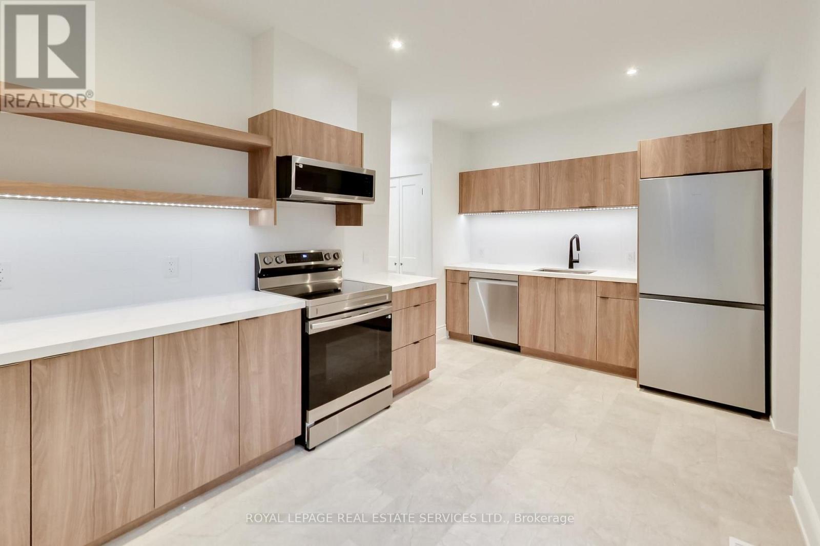 218 Montrose Avenue, Toronto, Ontario  M6G 3G7 - Photo 15 - C13676216