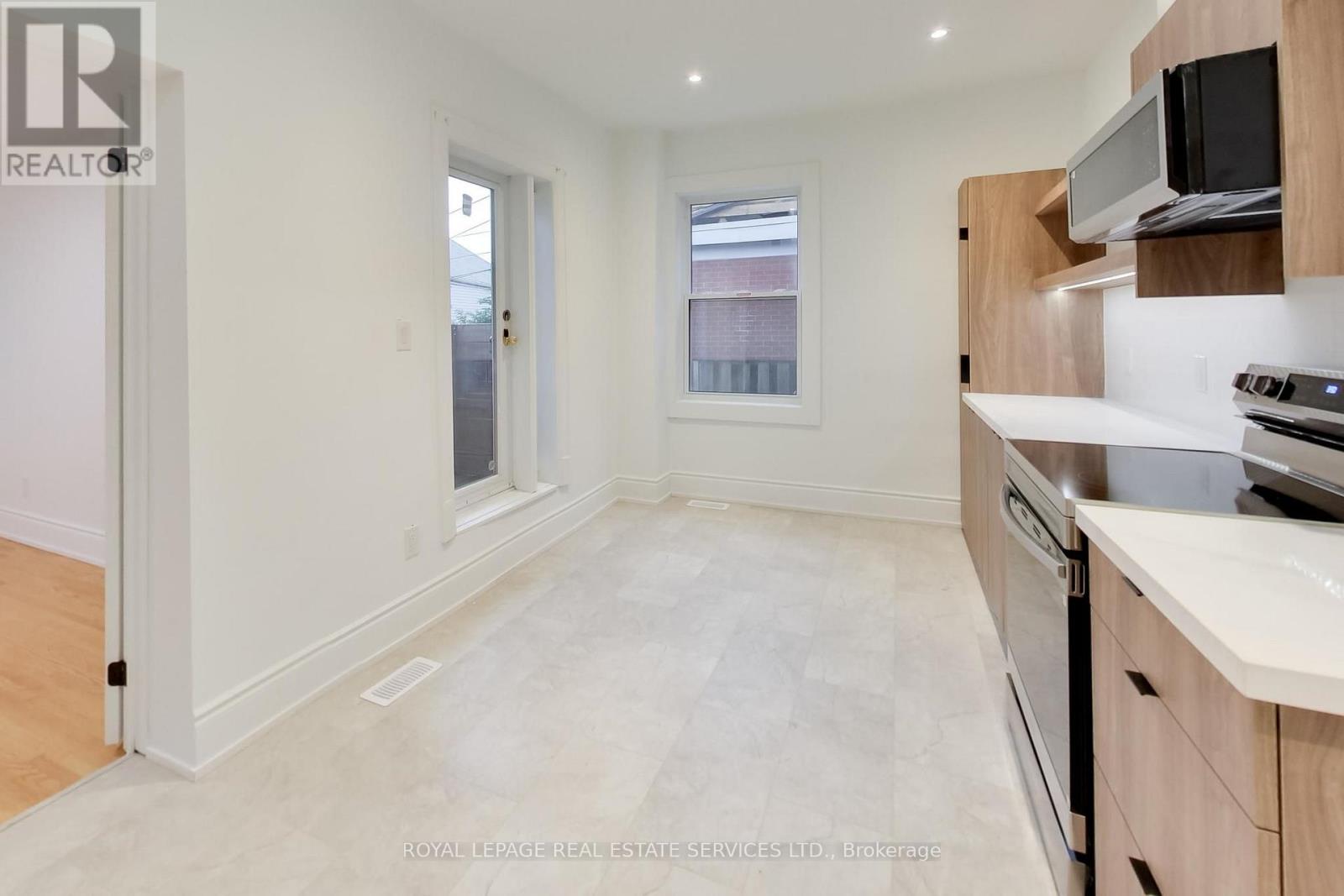 218 Montrose Avenue, Toronto, Ontario  M6G 3G7 - Photo 16 - C13676216