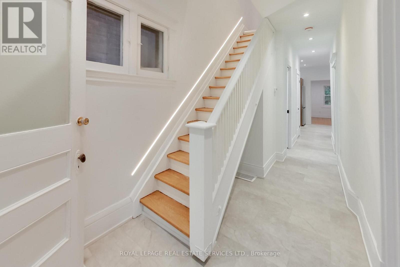 218 Montrose Avenue, Toronto, Ontario  M6G 3G7 - Photo 3 - C13676216