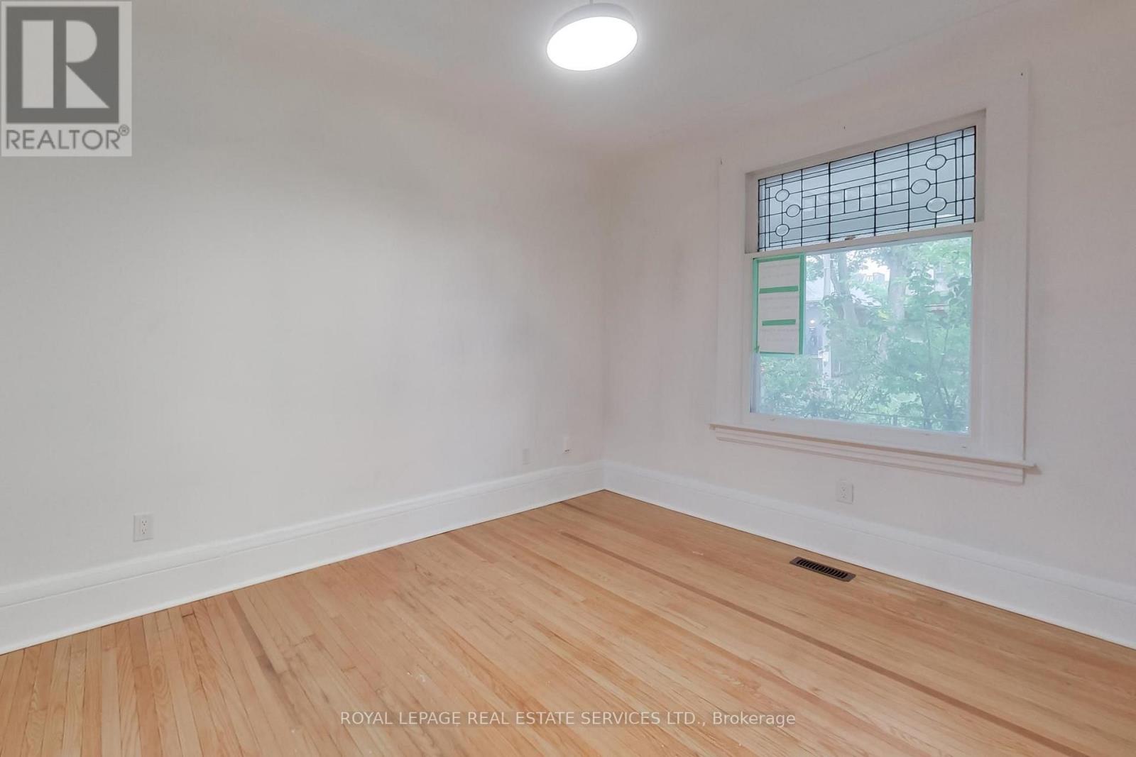 218 Montrose Avenue, Toronto, Ontario  M6G 3G7 - Photo 5 - C13676216