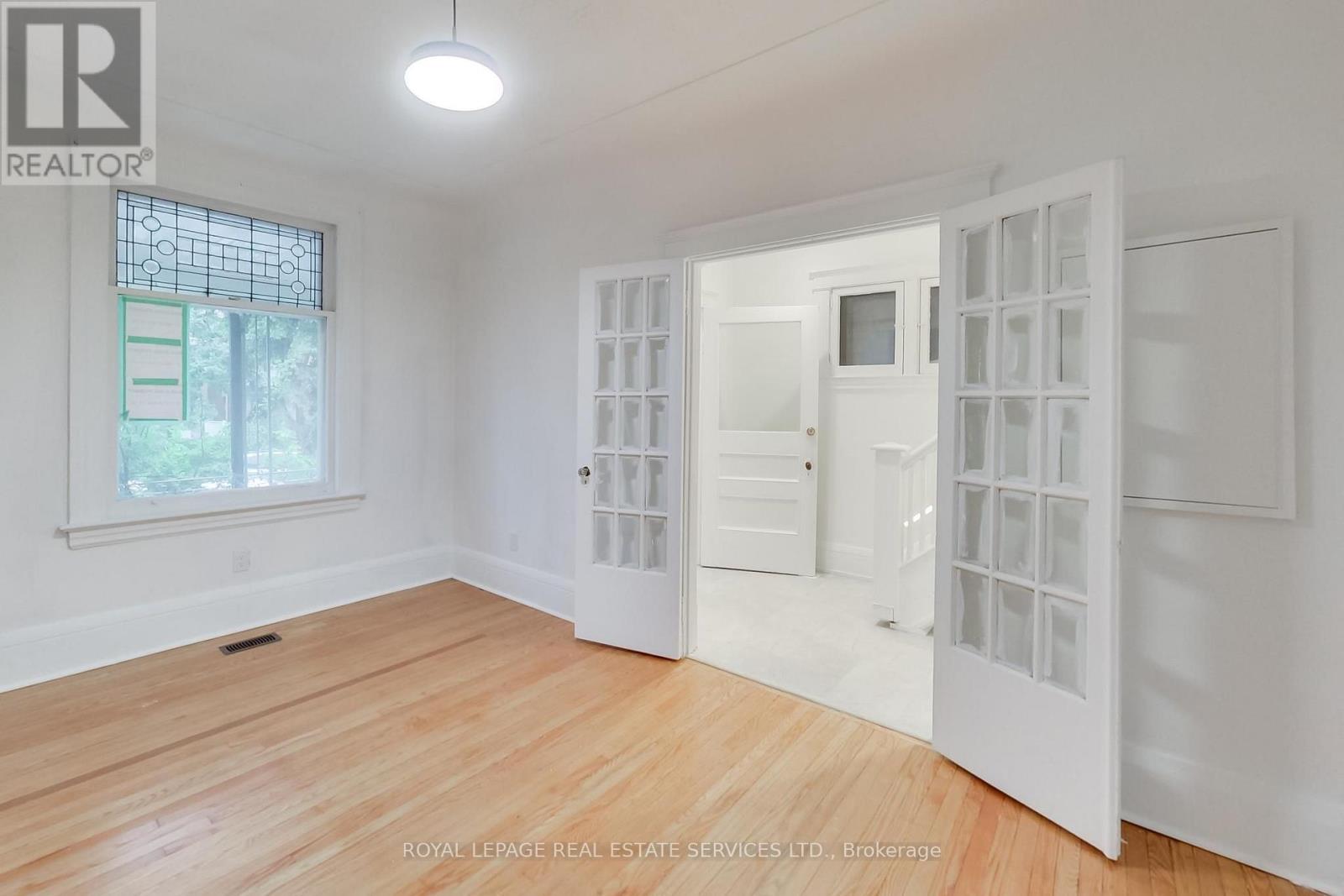 218 Montrose Avenue, Toronto, Ontario  M6G 3G7 - Photo 6 - C13676216