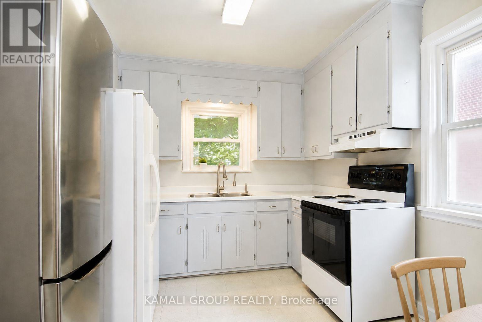 Main - 138 Johnston Avenue, Toronto, Ontario  M2N 1H2 - Photo 6 - C13676240
