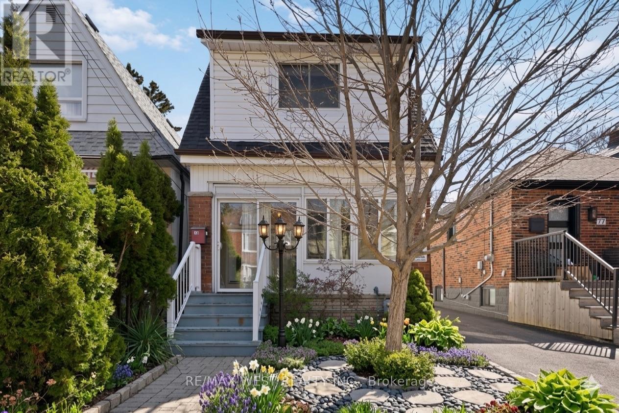 79 King Edward Avenue, Toronto, Ontario  M4C 5J5 - Photo 2 - E13675970